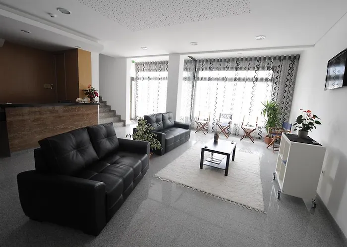 森霍朵普瑞奥洁梦特洛卡旅馆 Ribeirão